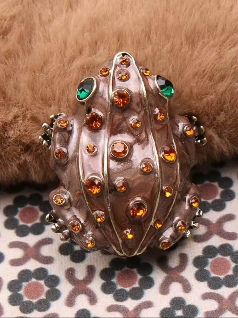 Antique Style Frog Brooch with Amber Crystals – Vintage Inspired Jewelry